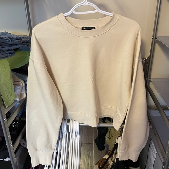 Zara Cropped Crewneck - Picture 1 of 1